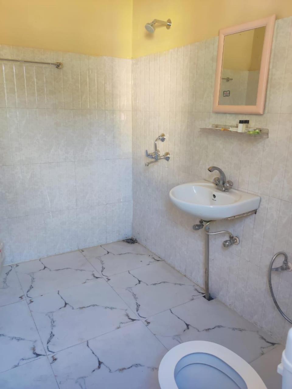 Jironi Resort Tezpur Εξωτερικό φωτογραφία